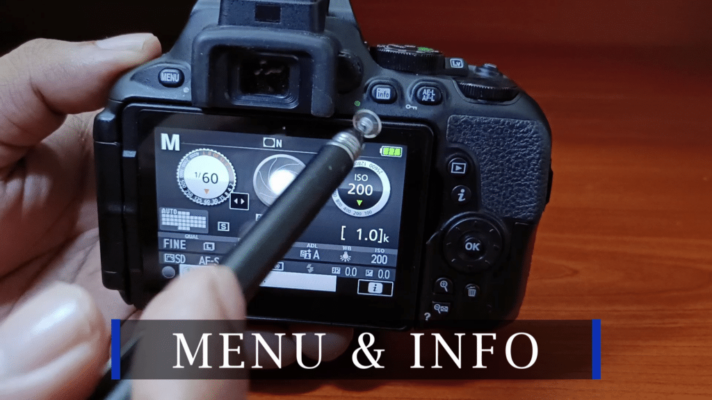 reset the nikon D5600 menu and info buttons